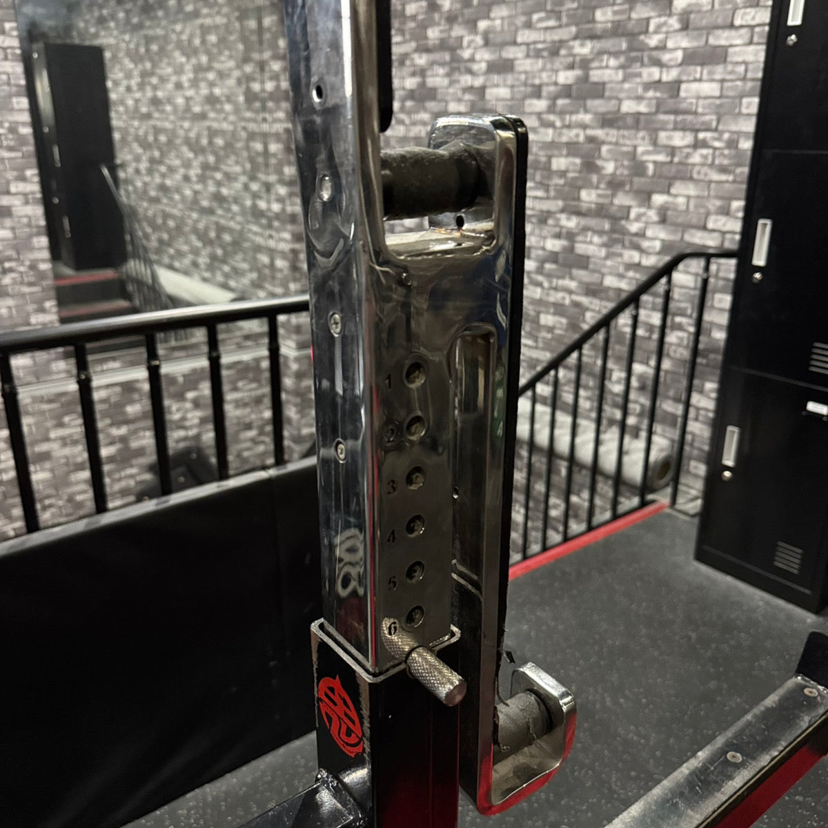 【中古品SALE】ONI 鬼 コンボラック IPF公認 ベンチプレス スクワット ジャッキ高さ調節簡単 1インチ刻み 高重量 滑りにくいクッションシート