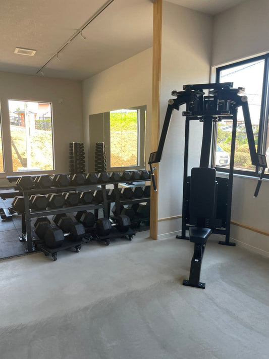 納品事例紹介 Shirai Muscle Factory様 RAIDERマシン、ヘックスラバーダンベル開業セット